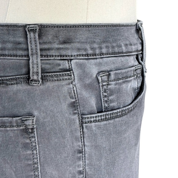 JBRAND EUC mid-rise straight leg cropped in Gray Size 29 - Picture 5 of 7